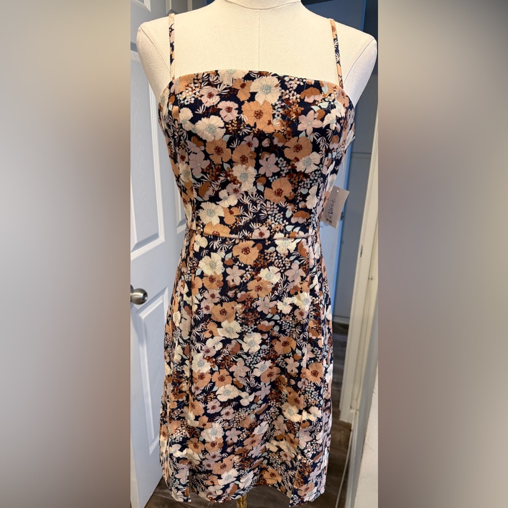 Originality Floral Print Dress – Size Medium